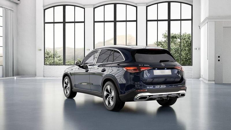 Käytetty Mercedes GLC300e Advanced Plus 313 HP (230 kW) 2022 Sininen Katumaasturi