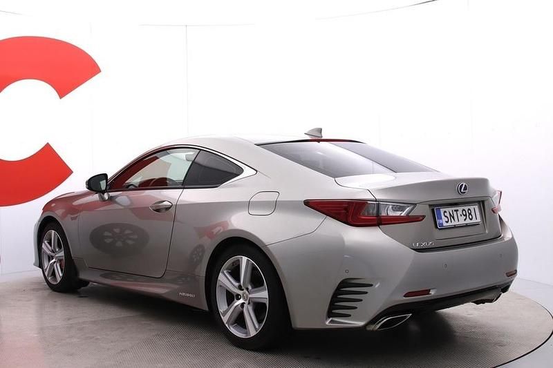 Käytetty Lexus RC300h Executive Line 181 HP (133 kW) 2016 Hopea Coupe - kaksiovinen