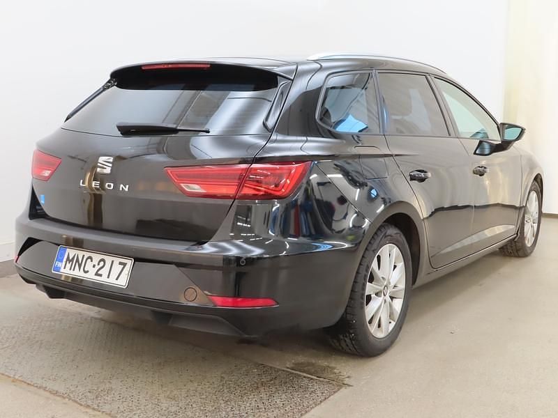 Käytetty Seat Leon ST Business 116 HP (85 kW) 2017 Musta Farmari