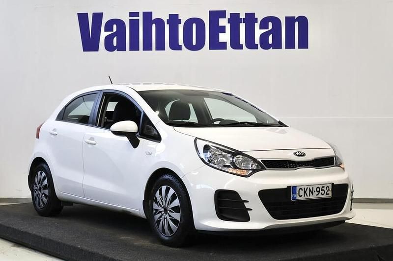 Käytetty Kia Rio LX 84 HP (61 kW) 2017 Valkoinen Viistoperä