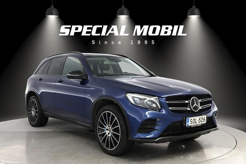 Sininen Käytetty 2017 Mercedes GLC350 AMG Katumaasturi | 29 890 € - Kuva 1/4