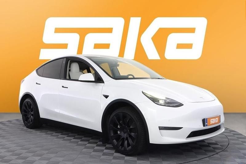 Käytetty 2022 Tesla Model Y Katumaasturi | 31 600 € (Hyvä tarjous) - Kuva 1/3