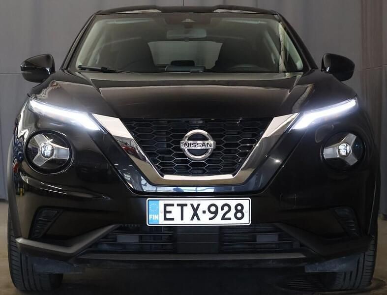 Käytetty Nissan Juke 114 HP (83 kW) 2022 Musta Katumaasturi