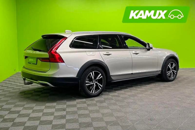 Käytetty Volvo V90 CC Business Edition 190 HP (139 kW) 2017 Farmari