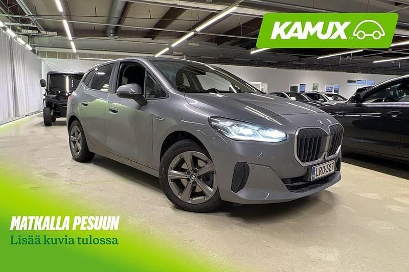 Hopea / harmaa Käytetty 2023 BMW 225 Active Tourer Comfort Edition Tila-auto | 30 800 € (Perustarjous) - Kuva 1/3