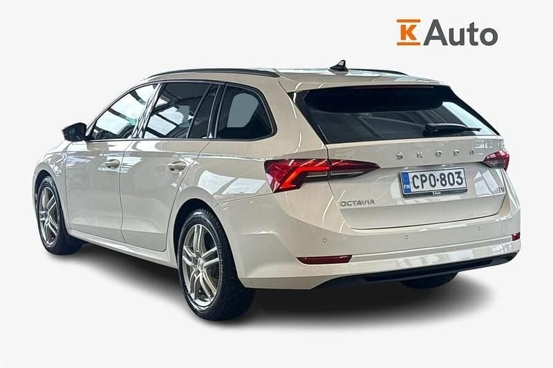 Käytetty Skoda Octavia Ambition 150 HP (110 kW) 2021 Valkoinen Farmari