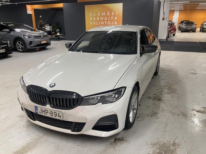 Käytetty 2020 BMW 330e Shadowline Sedan | 23 400 € (Perustarjous) - Kuva 1/4