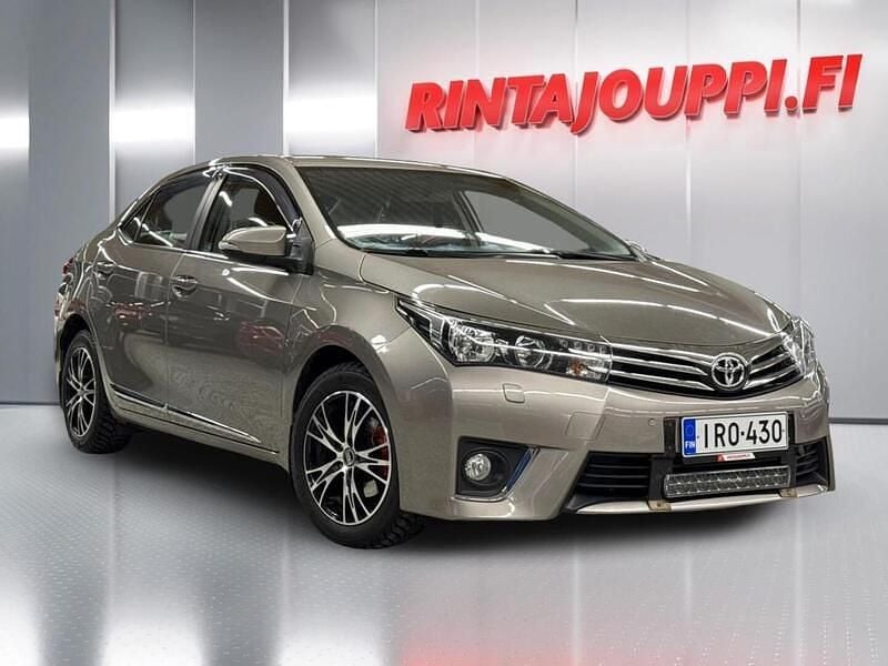 Ruskea Käytetty 2016 Toyota Corolla Multidrive S Sedan | 17 900 € (Perustarjous) - Kuva 1/3