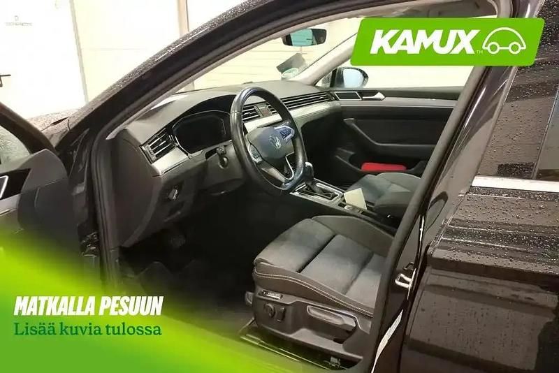 Käytetty VW Passat Business 150 HP (110 kW) 2023 Musta Farmari