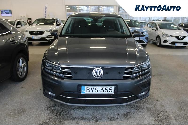 Käytetty VW Tiguan Highline 204 HP (150 kW) 2019 Harmaa Katumaasturi
