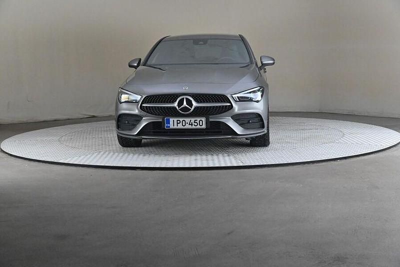 Käytetty Mercedes CLA250e Business 218 HP (160 kW) 2022 Sedan