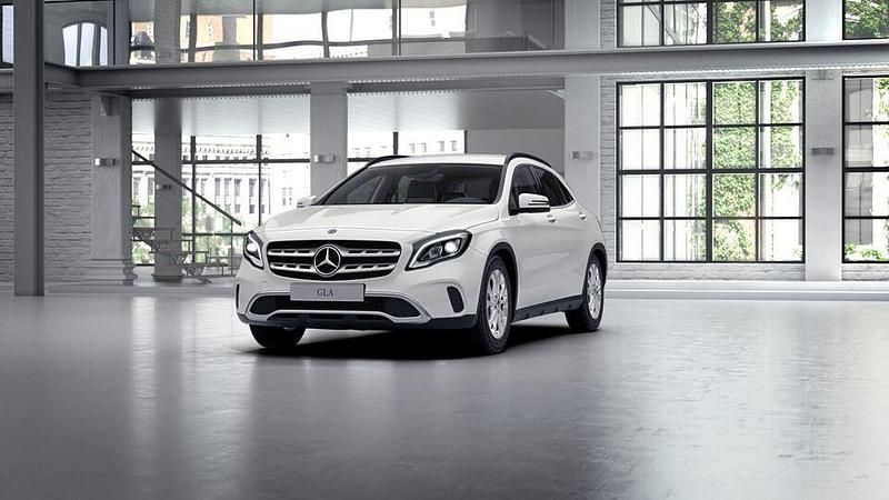 Valkoinen Käytetty 2017 Mercedes GLA180 Business Katumaasturi | 24 800 € (Perustarjous) - Kuva 1/4