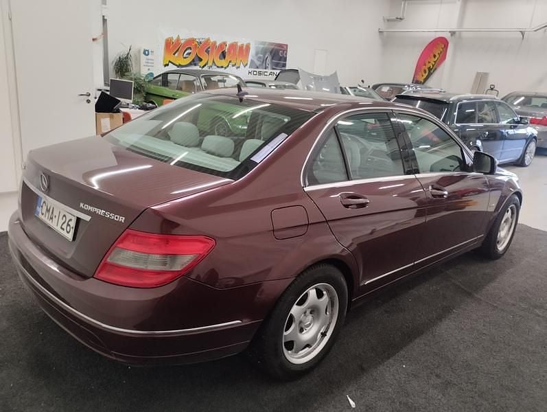 Käytetty Mercedes C180 Avantgarde 156 HP (114 kW) 2008 Sedan
