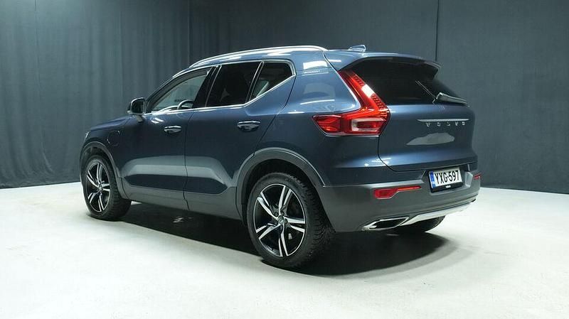 Käytetty Volvo XC40 Business Edition 262 HP (192 kW) 2020 Sininen Katumaasturi