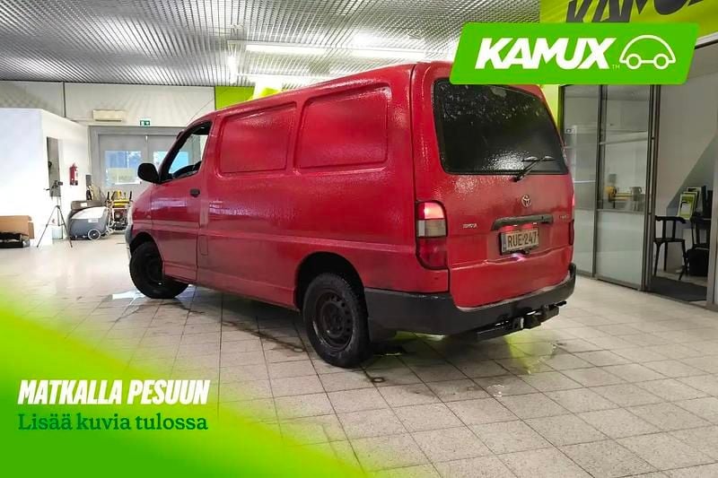 Käytetty Toyota HiAce 95 HP (69 kW) 2007 Punainen Van