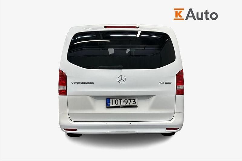 Käytetty Mercedes Vito Business 136 HP (100 kW) 2022 Van