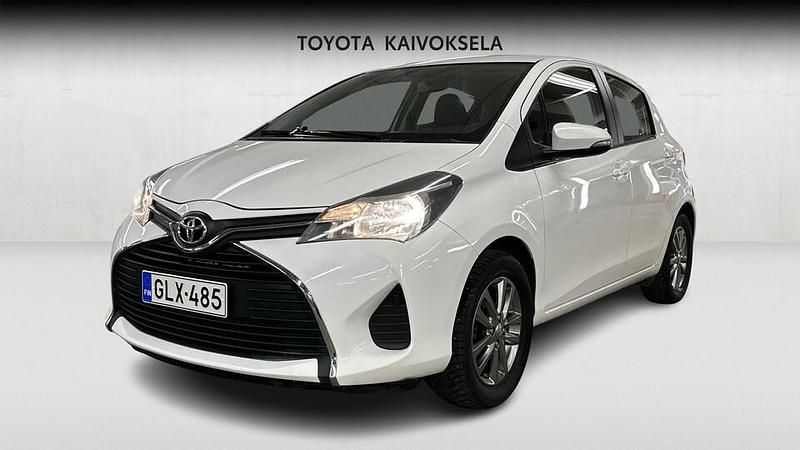 Valkoinen Käytetty 2015 Toyota Yaris Active Viistoperä | 10 500 € (Perustarjous) - Kuva 1/4