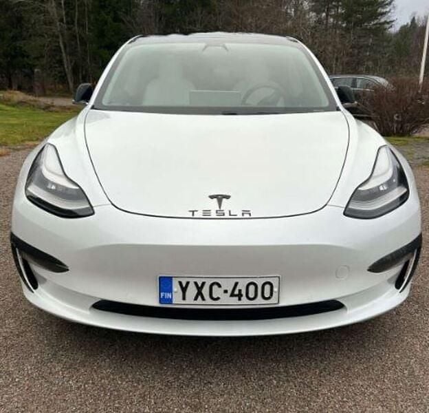 Valkoinen Käytetty 2020 Tesla Model 3 Performance Sedan | 25 490 € (Perustarjous) - Kuva 1/3