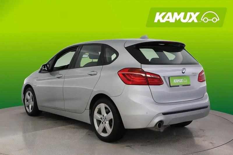 Käytetty BMW 225 Active Tourer Sport Line 224 HP (164 kW) 2020 Hopea / harmaa Tila-auto