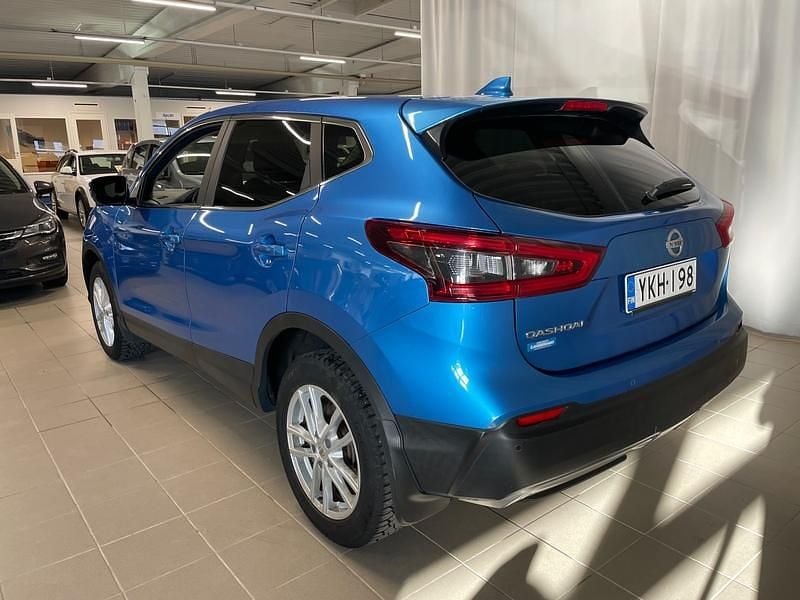 Käytetty Nissan Qashqai N-Connecta 116 HP (85 kW) 2018 Sininen Katumaasturi