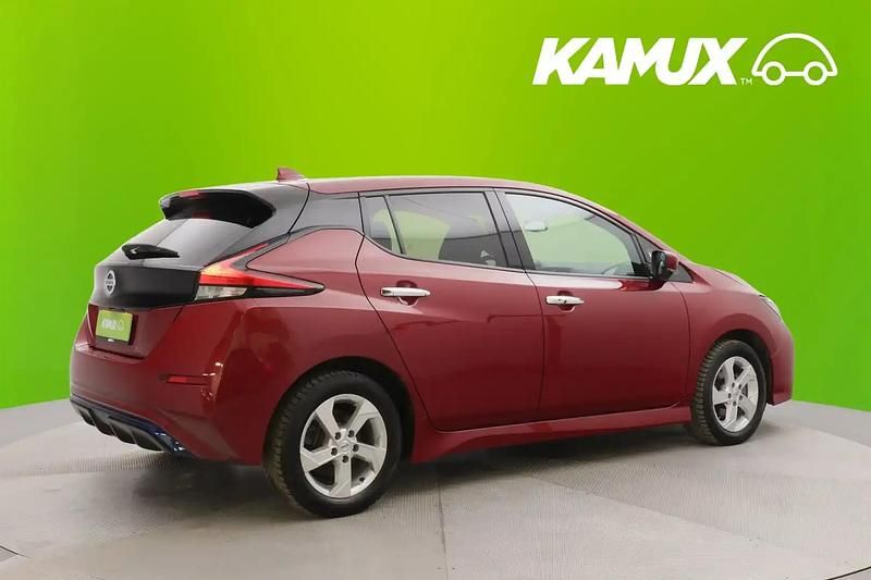 Käytetty Nissan Leaf N-Connecta 110 kW (150 HP) 2022 Punainen Viistoperä