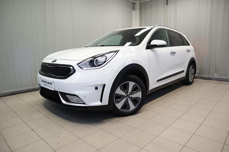Käytetty Kia Niro EX 105 HP (77 kW) 2017 Valkoinen Katumaasturi