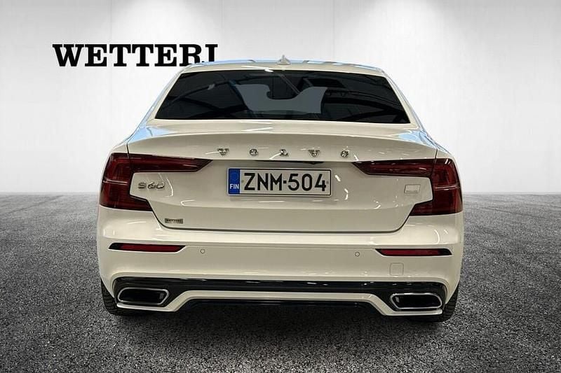 Käytetty Volvo S60 Business Edition 392 HP (288 kW) 2021 Sedan