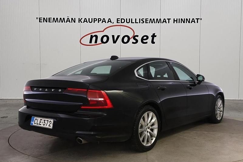 Käytetty Volvo S90 Business Edition 150 HP (110 kW) 2018 Musta Sedan