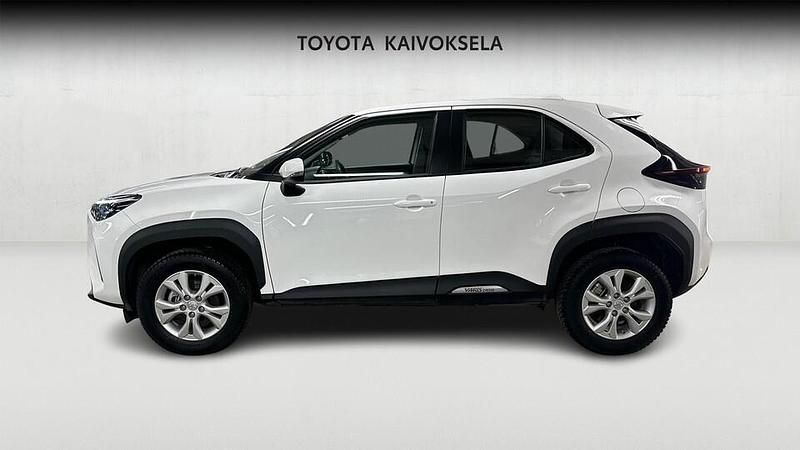 Käytetty Toyota Yaris Cross Active 116 HP (85 kW) 2024 Valkoinen Katumaasturi