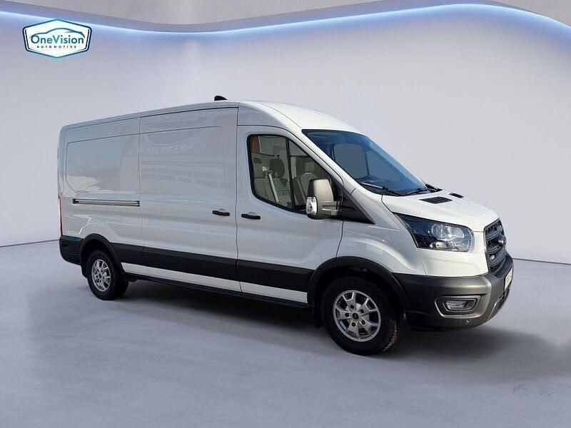 Käytetty Ford Transit Trend 129 HP (94 kW) 2022 Van