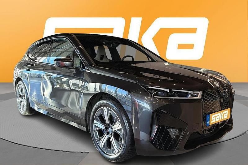 Käytetty 2023 BMW iX Sport Line Katumaasturi | 57 900 € (Perustarjous) - Kuva 1/4