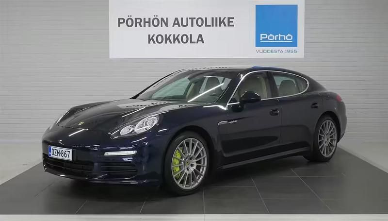 Käytetty 2015 Porsche Panamera | 33 500 € - Kuva 1/4