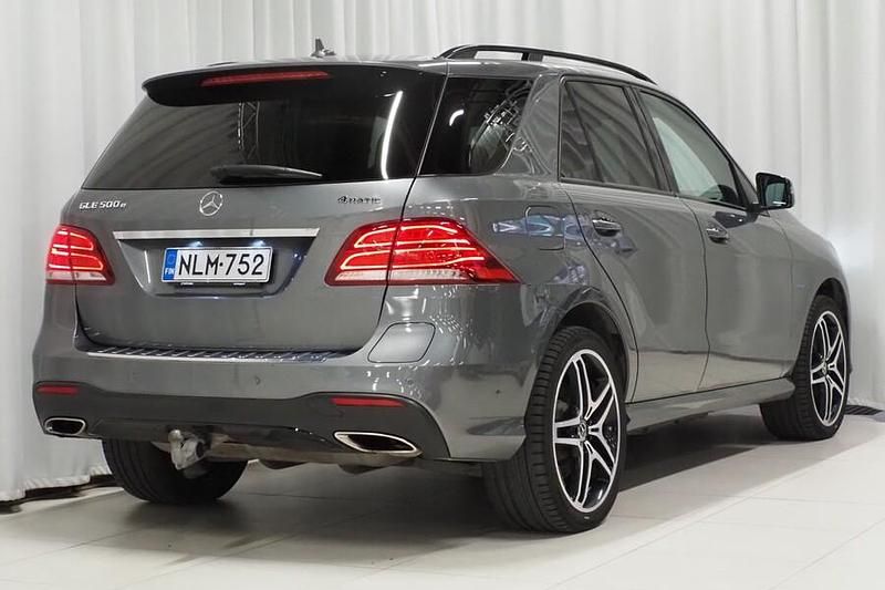Käytetty Mercedes GLE500 AMG line 333 HP (244 kW) 2017 Katumaasturi