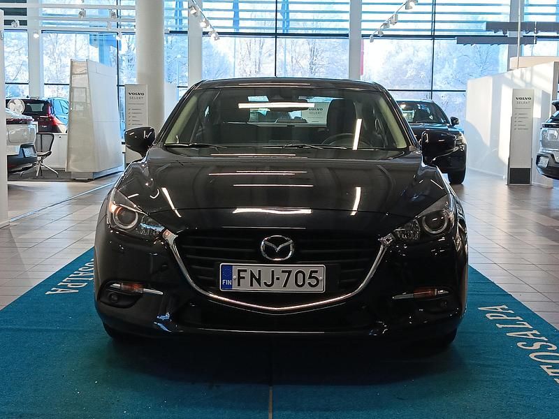 Käytetty Mazda 3 Touring 120 HP (88 kW) 2018 Musta Sedan