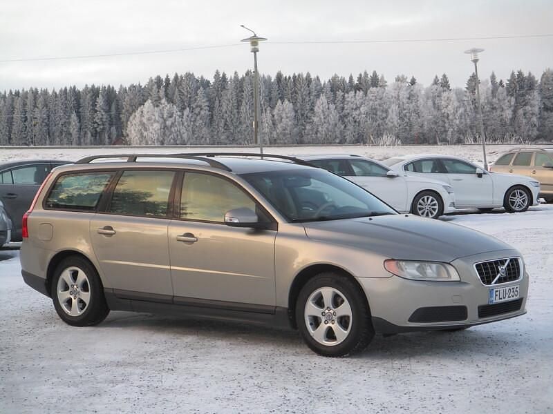 Käytetty Volvo V70 Business Edition 163 HP (119 kW) 2008 Peessi Farmari