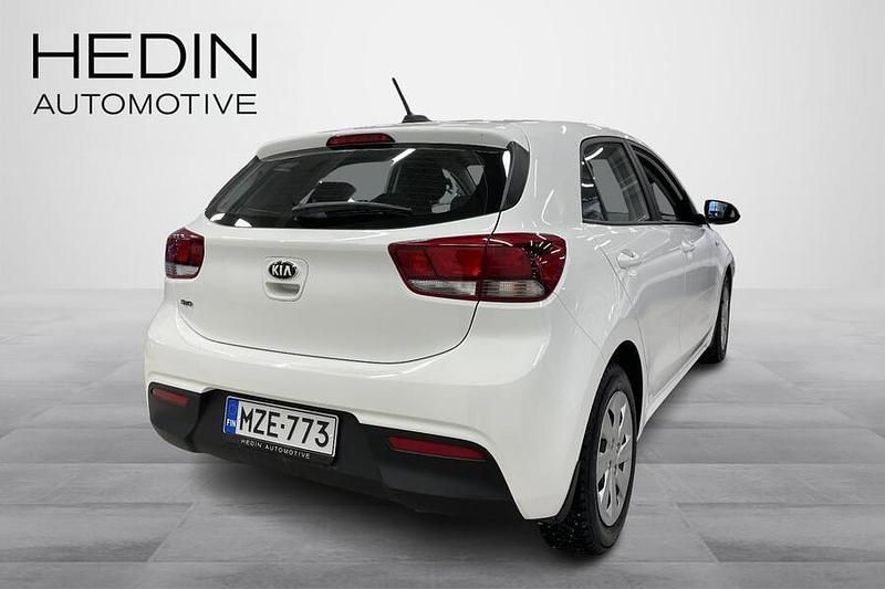 Käytetty Kia Rio LX 101 HP (74 kW) 2021 Valkoinen Viistoperä