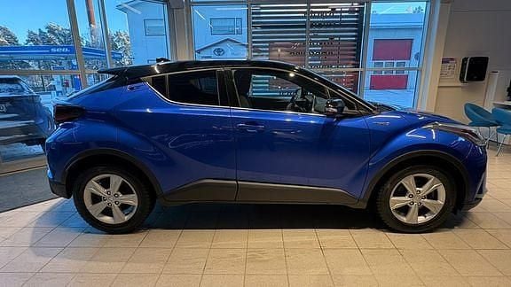 Käytetty Toyota C-HR Edition 121 HP (88 kW) 2020 Sininen Katumaasturi