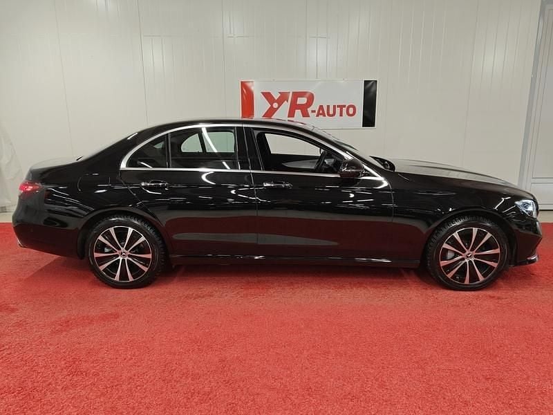 Käytetty Mercedes E300 Premium 211 HP (155 kW) 2023 Sedan