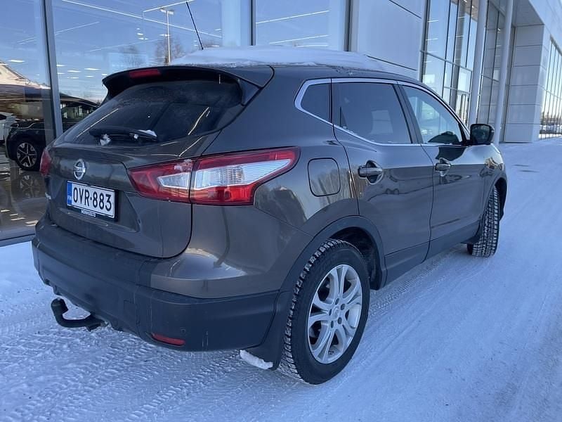 Käytetty Nissan Qashqai 360º 116 HP (85 kW) 2017 Ruskea Katumaasturi