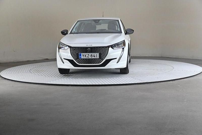 Käytetty Peugeot e-208 Active 100 kW (136 HP) 2022 Viistoperä