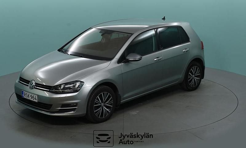 Käytetty VW Golf VII Allstar 110 HP (80 kW) 2016 Hopea Viistoperä