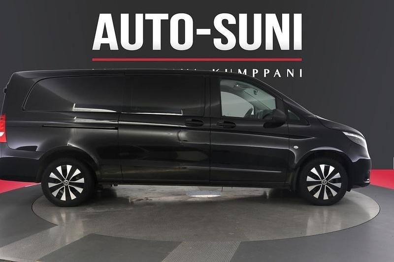 Käytetty Mercedes Vito 163 HP (119 kW) 2023 Musta Van