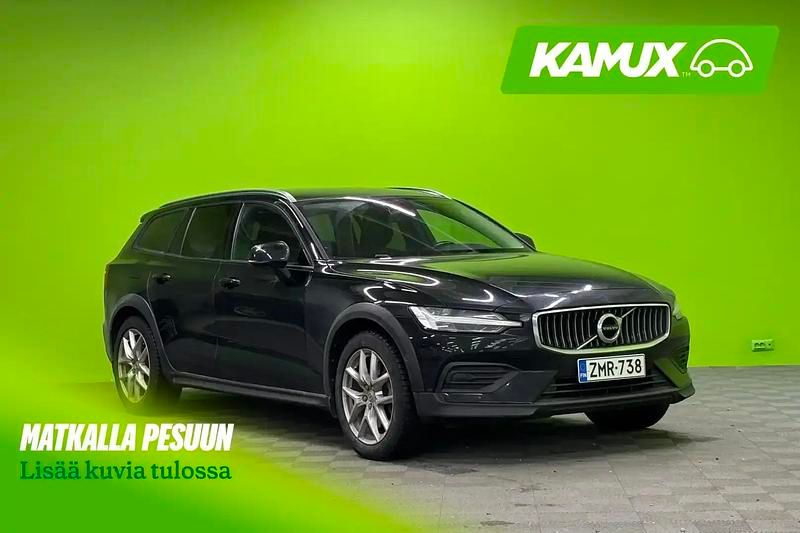 Musta Käytetty 2019 Volvo V60 CC Farmari | 20 990 € (Perustarjous) - Kuva 1/4
