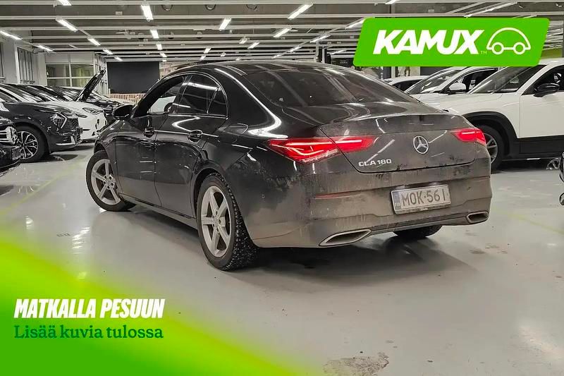 Käytetty Mercedes CLA180 Business 136 HP (100 kW) 2022 Musta Sedan
