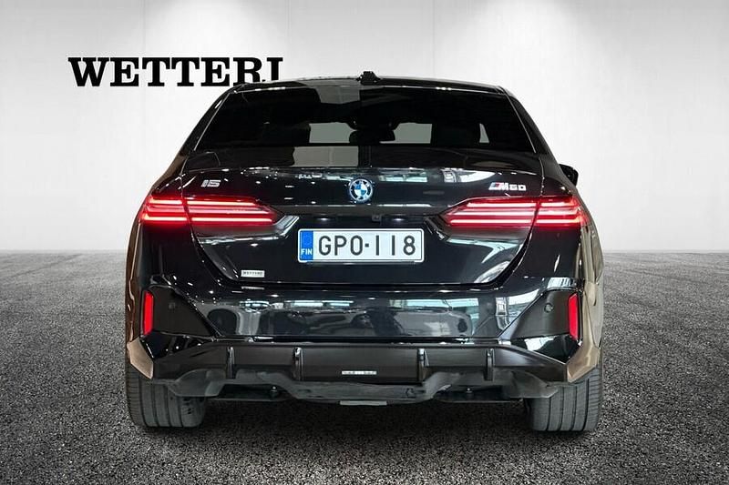 Käytetty BMW i5 442 kW (601 HP) 2023 Musta Sedan