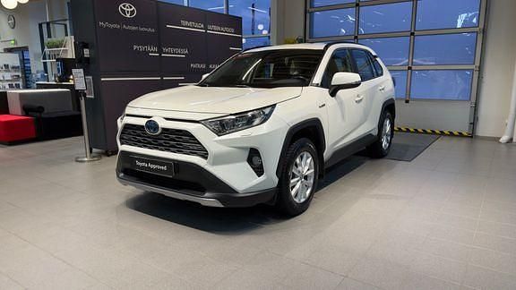 Käytetty Toyota RAV4 Active 176 HP (129 kW) 2021 Valkoinen Katumaasturi