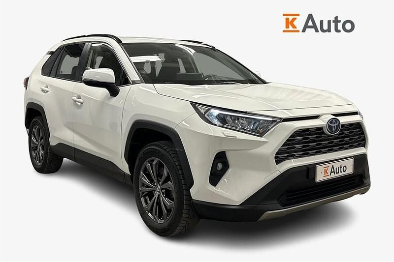Käytetty Toyota RAV4 Hybrid Luxury 178 HP (130 kW) 2023 Katumaasturi