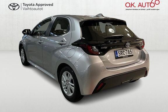 Käytetty Toyota Yaris Active 114 HP (83 kW) 2024 Hopea Viistoperä