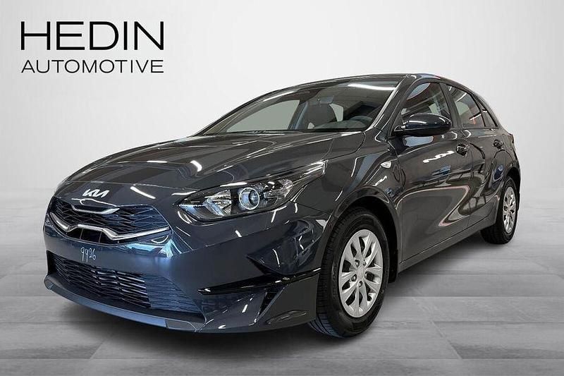 Käytetty Kia Ceed LX 99 HP (72 kW) 2025 Harmaa Viistoperä