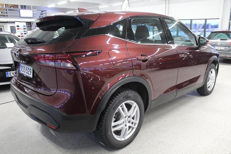 Käytetty Nissan Qashqai Acenta 158 HP (116 kW) 2024 Punainen Katumaasturi